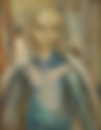 Dame en cape (preview)