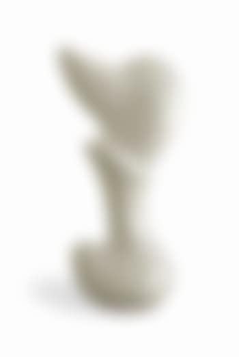 Entre Lys Et Défense (Lily Or Elephant's Tusk) (preview)