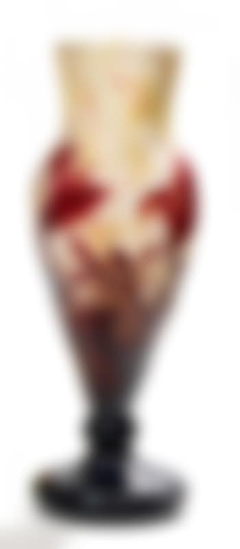 Vase with Magnolia Decor (preview)