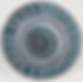 Plat blanc à décor optique bleu (preview)