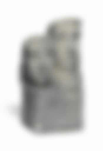 Two Heads (preview)