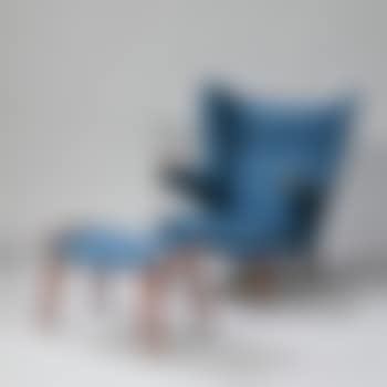 Papa Bear Chair and Ottoman (preview)