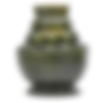 Large vase with in-body twist (preview)