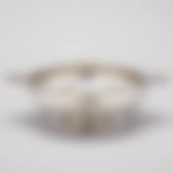 Two-handles shallow bowl (preview)