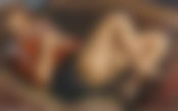 Femme allongée (preview)