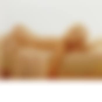 Marilyn Monroe nude on bed (preview)
