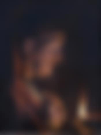 Portrait de femme priant devant une chandelle (preview)