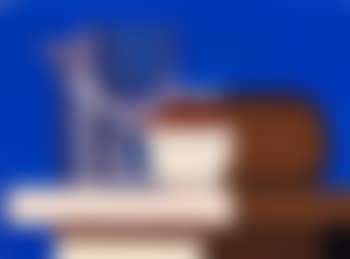 Vinglas på fod, kannelleret glas og lukket bog (preview)