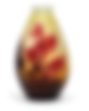 A vase decorated with cyclamen (preview)