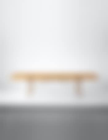 Large extendable dining table (preview)