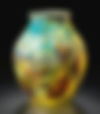 Carved Cameo Paperweight 'Lily Pad' Vase (preview)