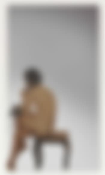 Donna nuda al telefono (preview)
