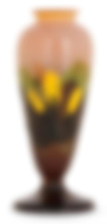 Vase ovoïde sur talon (preview)