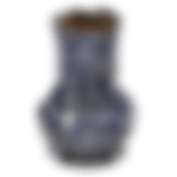 Fine vase with in-body twist and ruffled rim (preview)