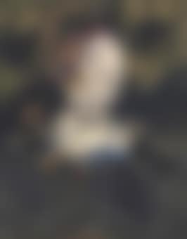 Retrato de mujer con mancha azul (preview)