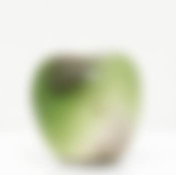 An apple (preview)