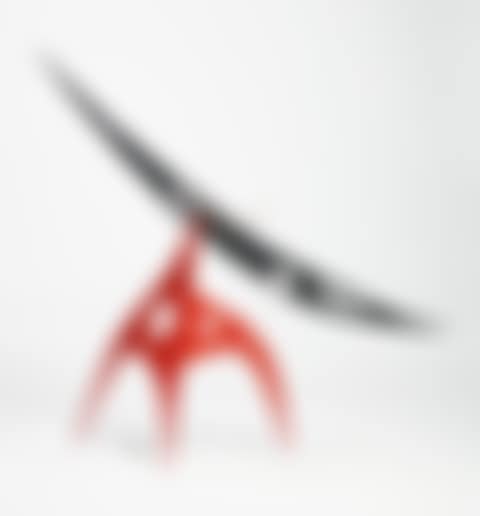 PERFORATED BLACK BOOMERANG ON RED (preview)