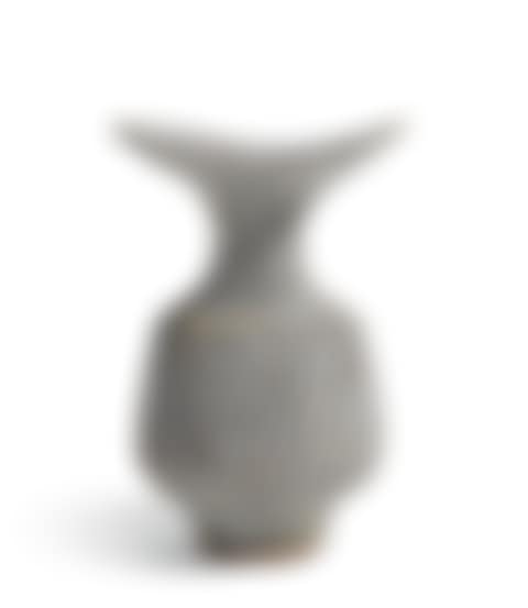 VASE WITH FLUTED BODY (preview)