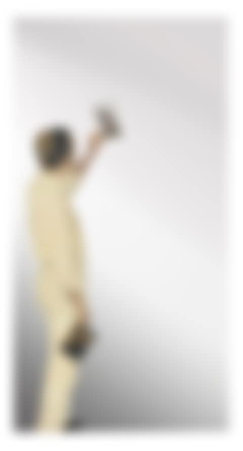 Uomo che guarda un negativo (Man Looking at a Negative) (preview)