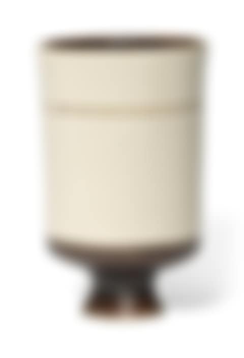 Footed vase (preview)
