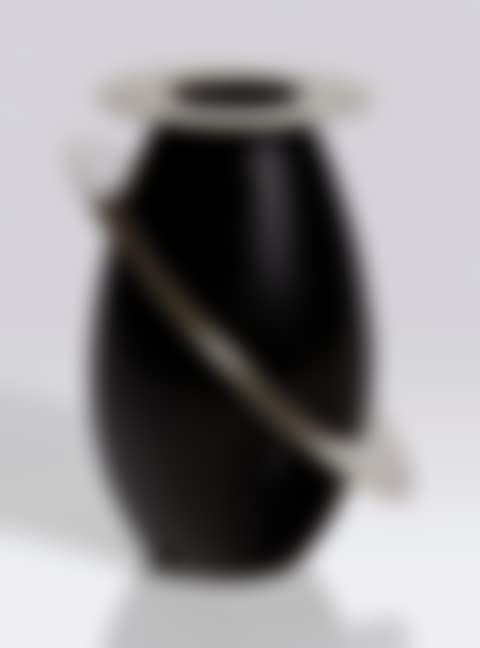 VASE À AILETTES, VERS 1928 (preview)