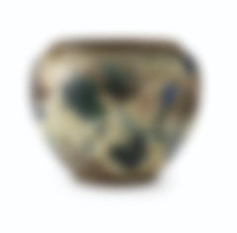 Vase décoré avec feuillage, raisins et animaux (preview)