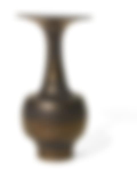 BOTTLE VASE WITH FLARING RIM (preview)