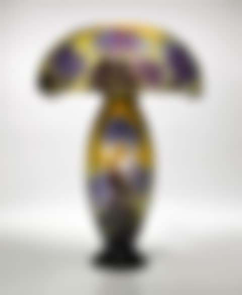 "CHRYSANTHEMUM" TABLE LAMP (preview)