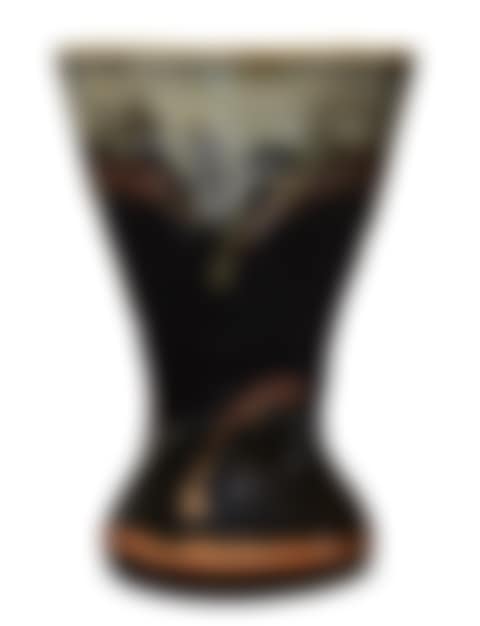 A stoneware vase (preview)