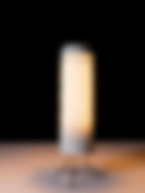 Lampe de table dite "Mija the Bee" (preview)