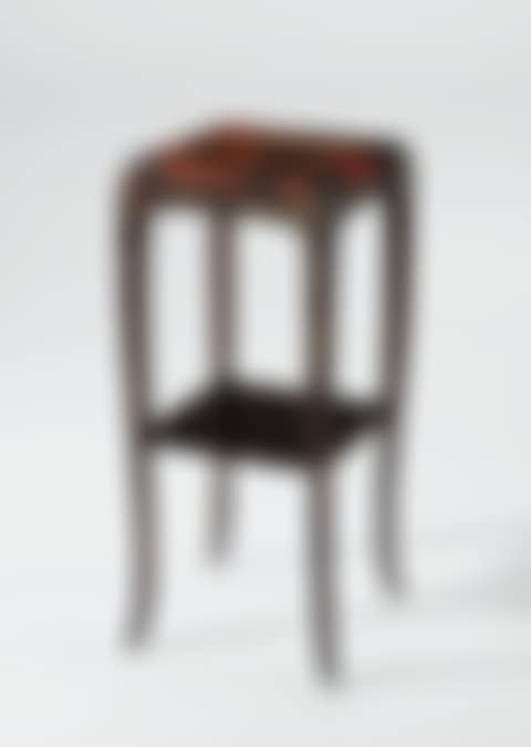 SIDE TABLE (preview)