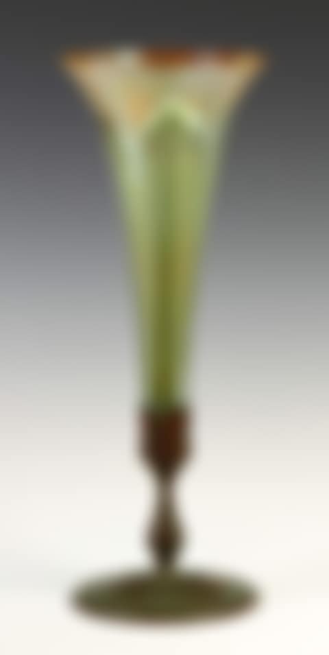 Pulled feather vase (preview)