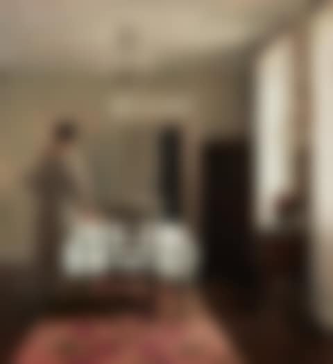 Artist"s Wife Setting Table (Kunstnerens hustru dækker bordet) (preview)