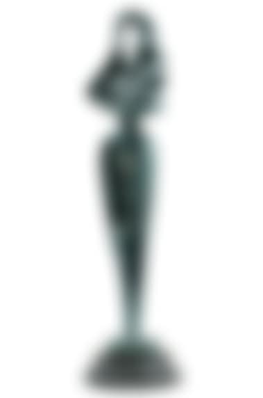 The figure of a woman (preview)