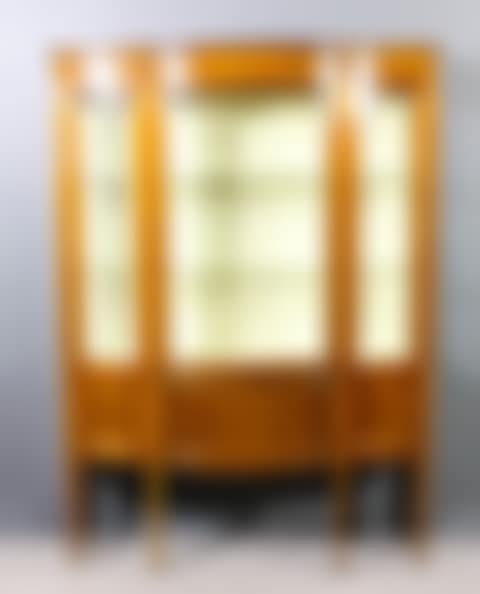 Serpentine fronted display cabinet (preview)