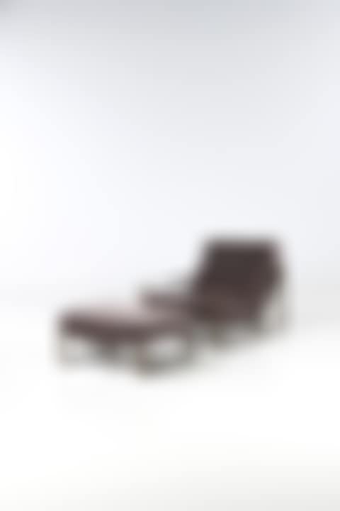 Low armchair and footrest (preview)