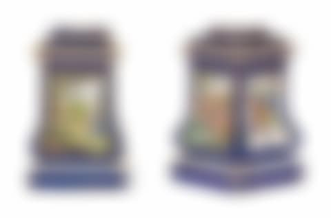 PAIRE DE VASES A OIGNON A DECOR CHINOISANT PAR CHARLES-NICOLAS DODIN EN PORCELAINE DE SEVRES DU XVIIIe SIECLE  (preview)