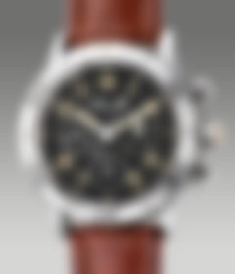 An attractive and early stainless steel pilot’s flyback chronograph wristwatch with certificate and presentation box (preview)