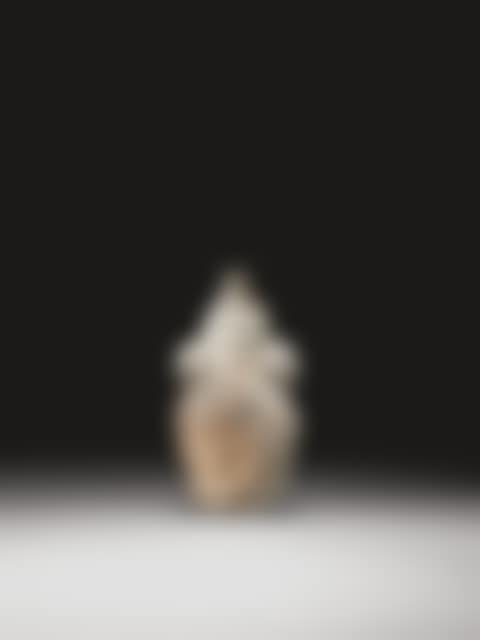 A MOTTLED GREY JADE VASE AND COVER WITH ELEPHANT-SHAPED HANDLES <br/>EARLY QING DYNASTY (preview)