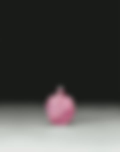 A TOURMALINE SNUFF BOTTLE WITH PEONY DESIGN <br/>QING DYNASTY (preview)