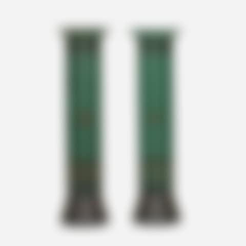 Vases, pair (preview)