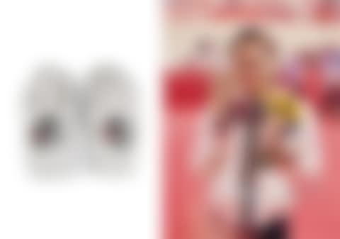 Cycling Gloves and Photograph Signed by Sarah Lee Wai-Sze | 自由車手套與照片，李慧詩簽名版 (preview)