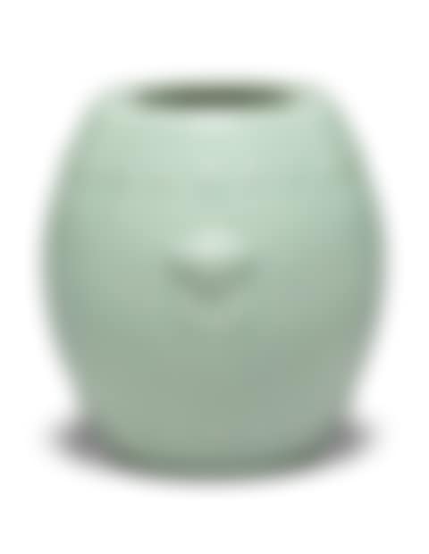 QIANLONG SIX-CHARACTER SEAL MARK IN UNDERGLAZE BLUE AND OF THE PERIOD (1736-1795) (preview)