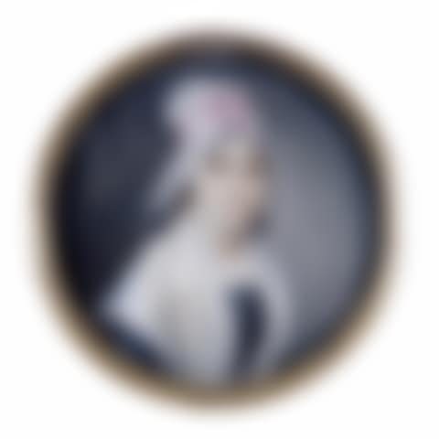 Portrait de femme au noeud rose (preview)