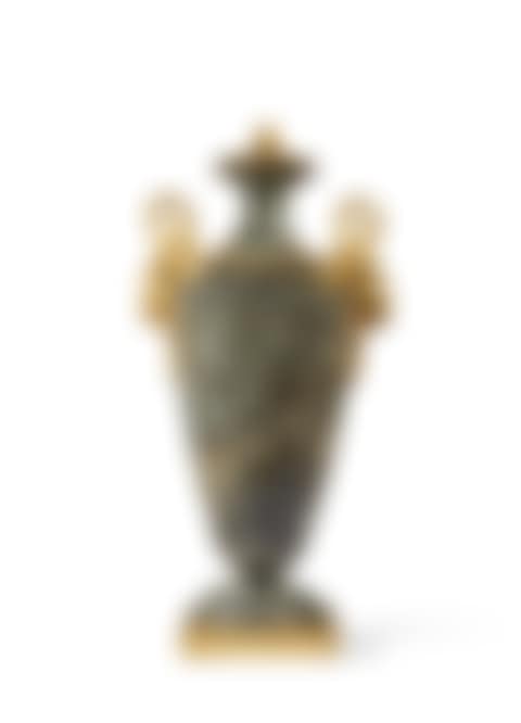VASE COUVERT D"EPOQUE LOUIS XVI (preview)