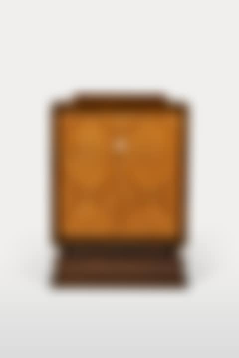 CABINET, CIRCA (preview)