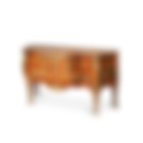 Commode à palmes croisées et branches de lierre en placage de satiné, bois de rose et bronze doré d'époque Louis XV, vers -1750, par Charles Cressent (preview)