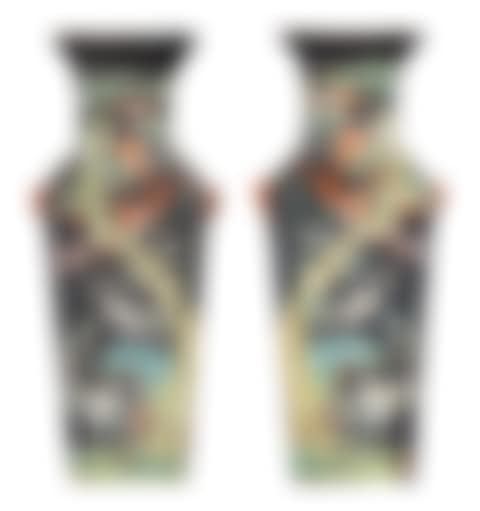 A PAIR OF MONUMENTAL CHINESE PORCELAIN VASES (preview)