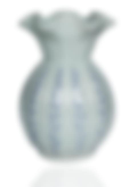FINE CHINESE BLUE AND WHITE PORCELAIN VASE (preview)