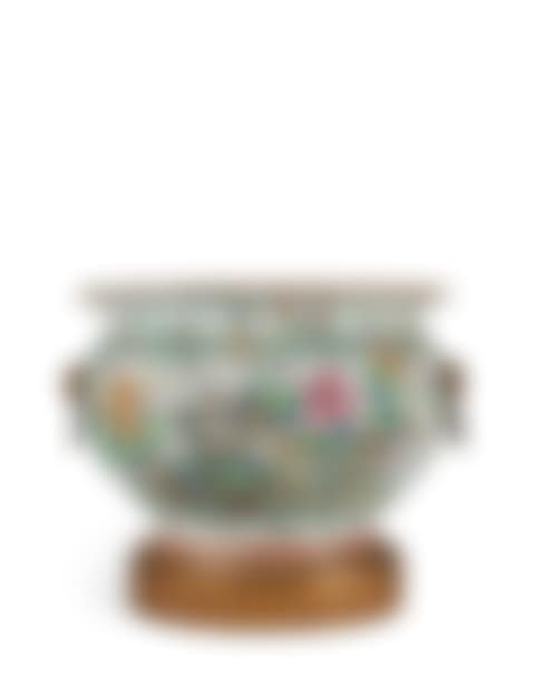 GRAND BASSIN EN PORCELAINE DE LA FAMILLE ROSE (preview)